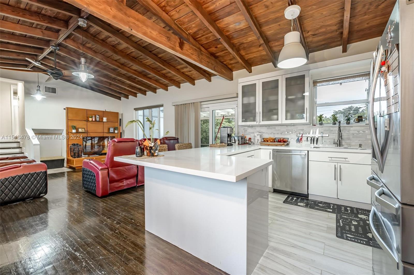 220 NW 42nd St