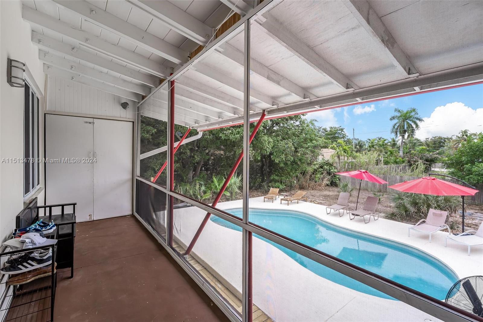 220 NW 42nd St