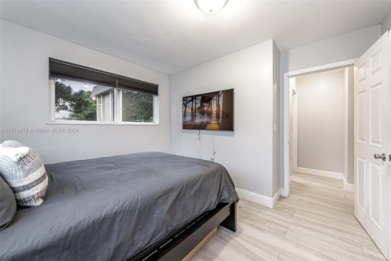 220 NW 42nd St