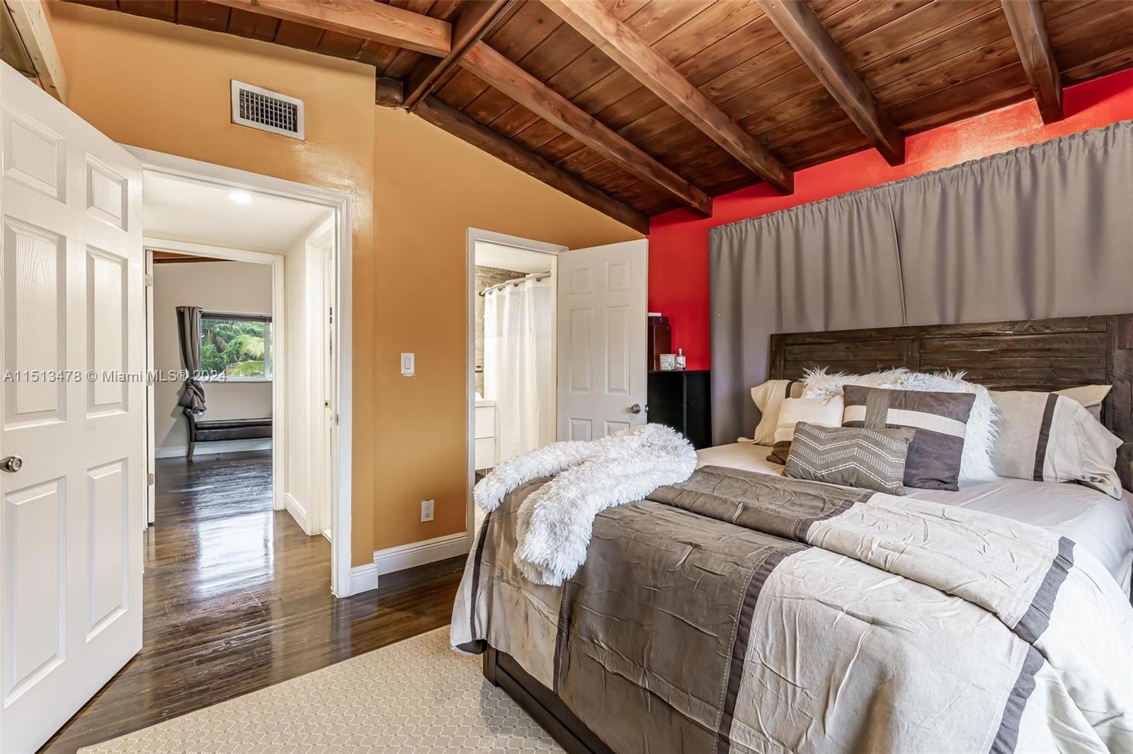 220 NW 42nd St