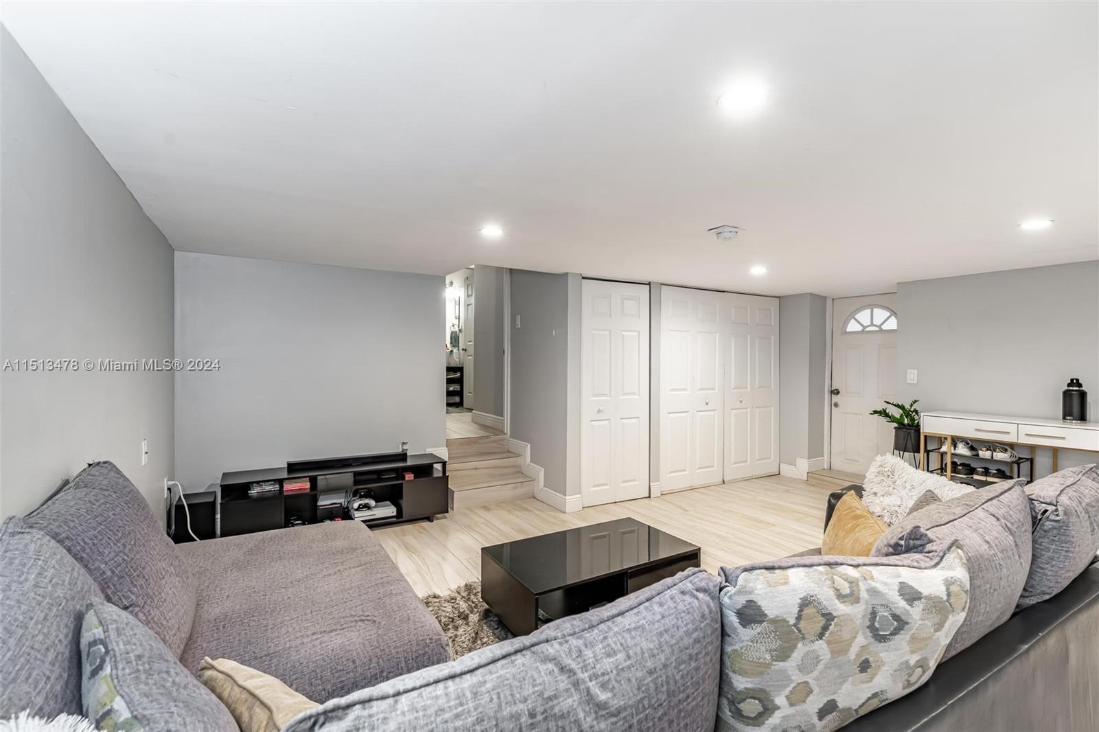 220 NW 42nd St