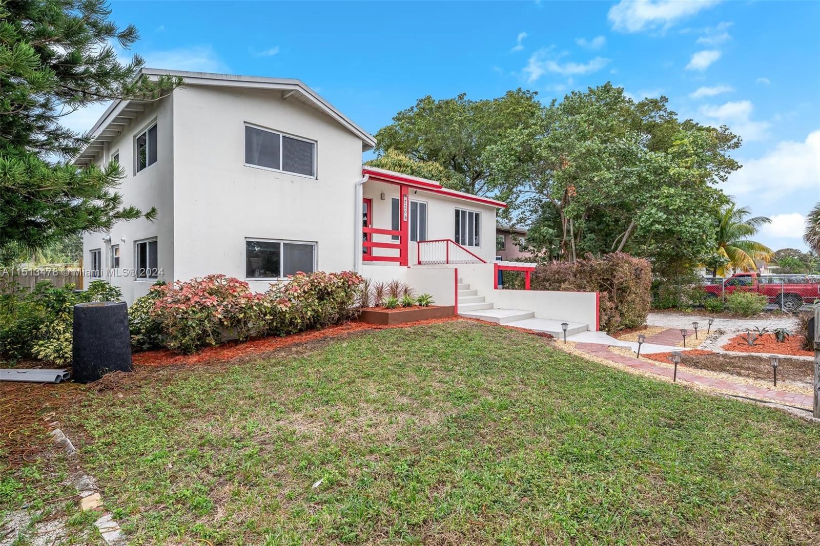 220 NW 42nd St