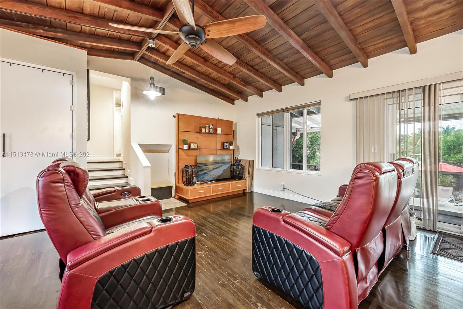 220 NW 42nd St