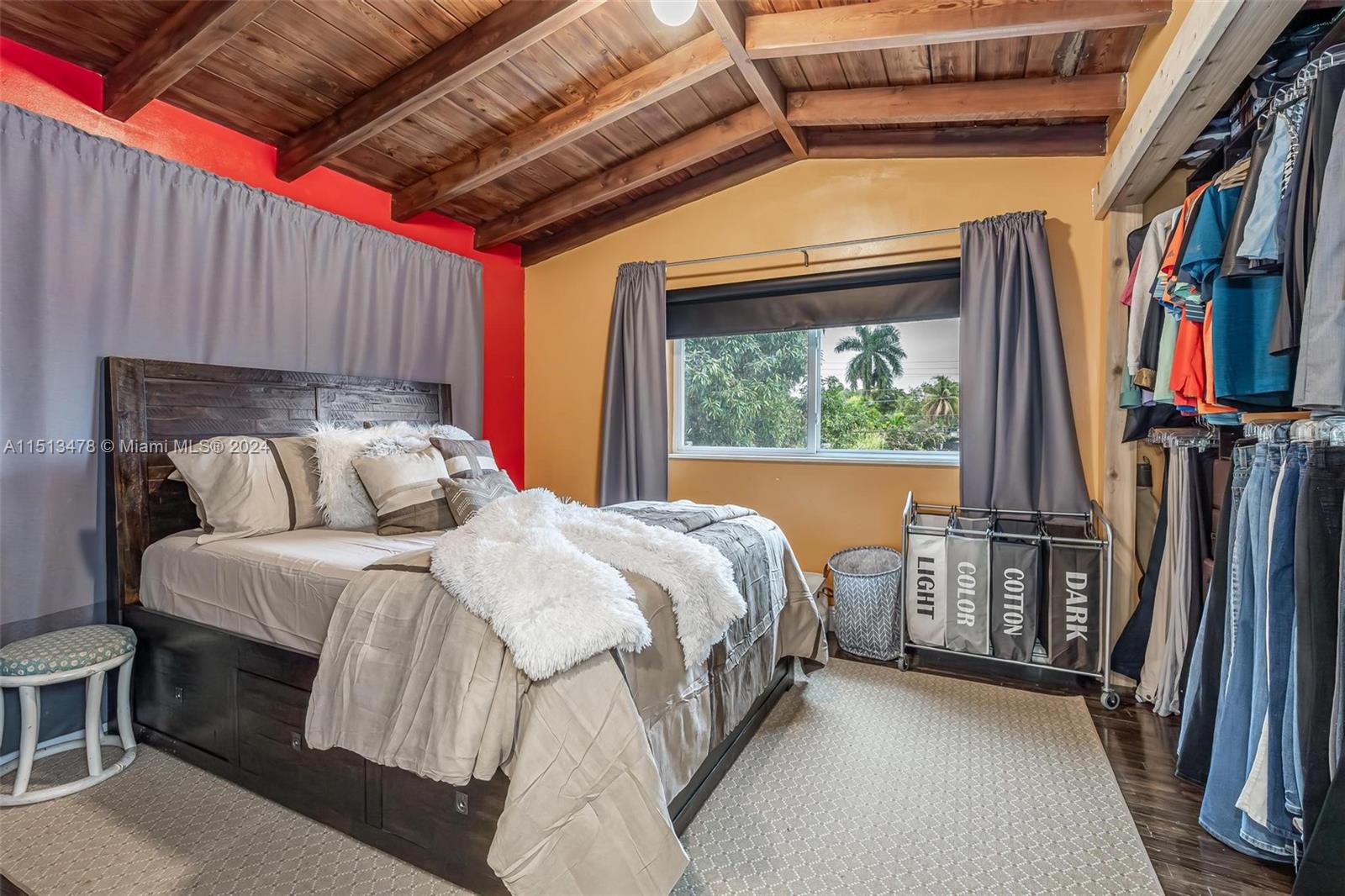 220 NW 42nd St