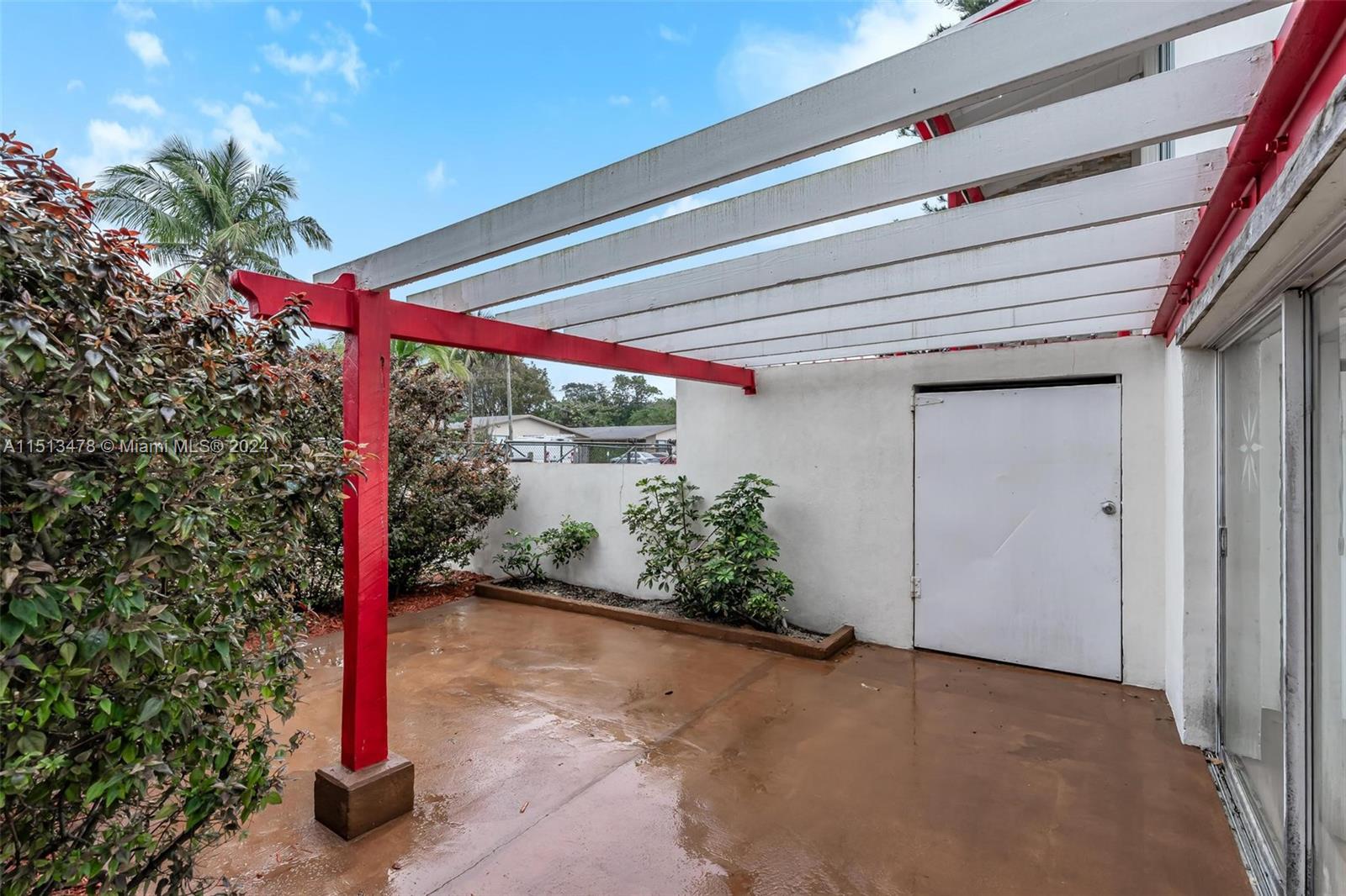220 NW 42nd St