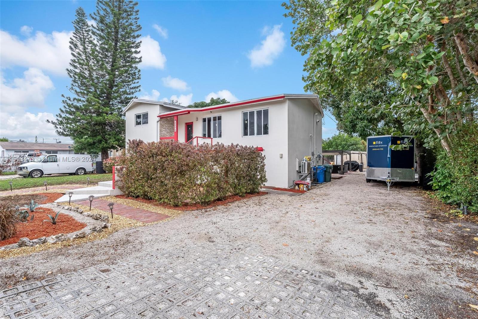 220 NW 42nd St