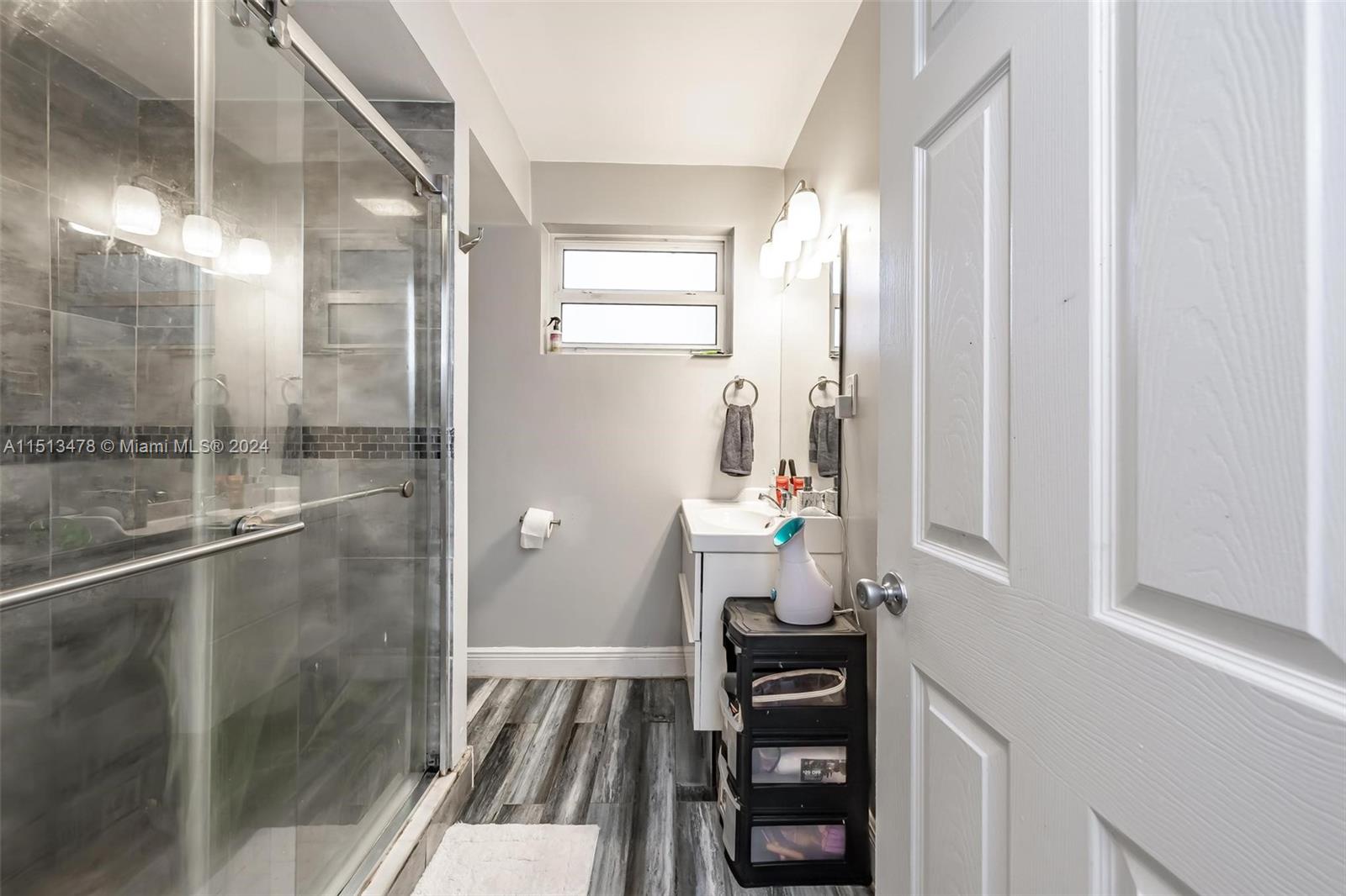 220 NW 42nd St
