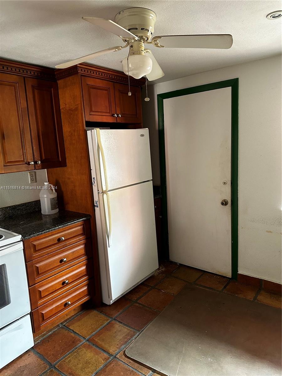 670 Tennis Club Dr # 302