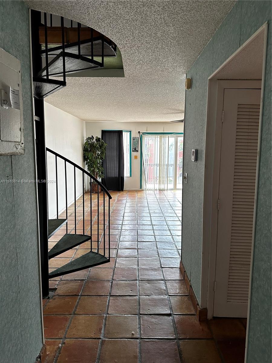 670 Tennis Club Dr # 302