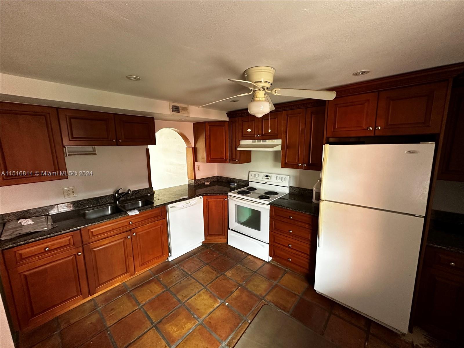 670 Tennis Club Dr # 302