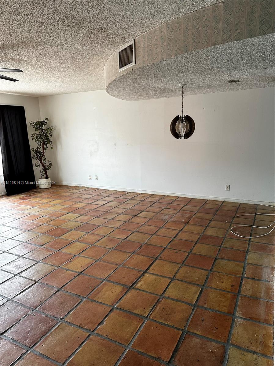 670 Tennis Club Dr # 302