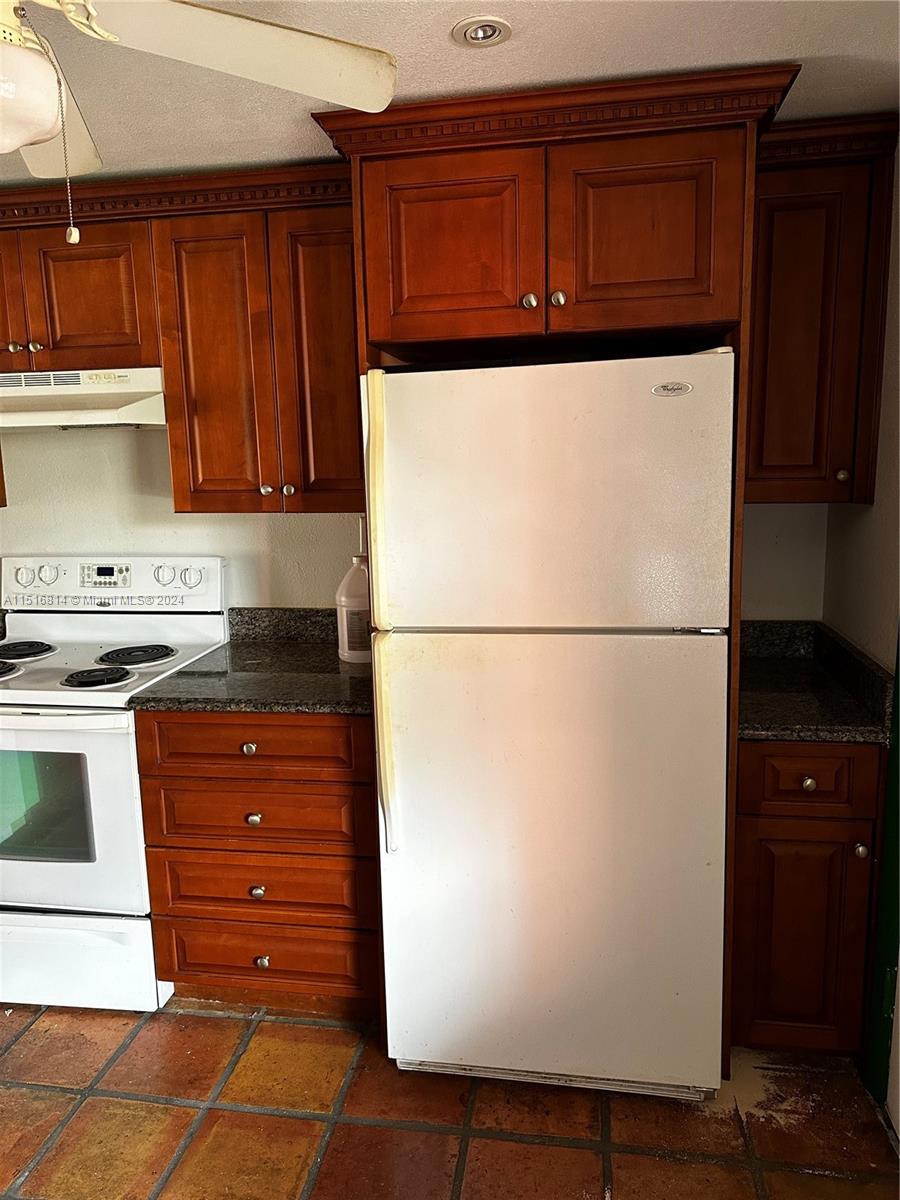 670 Tennis Club Dr # 302
