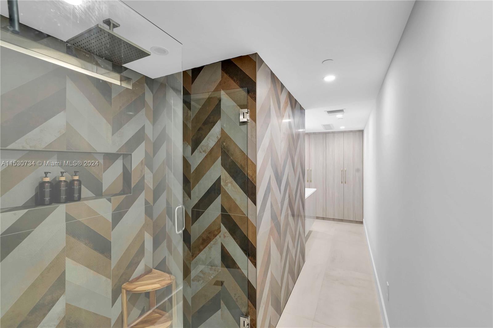 110 Hendricks Isle # 5