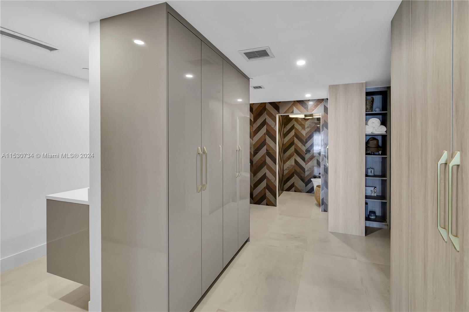 110 Hendricks Isle # 5