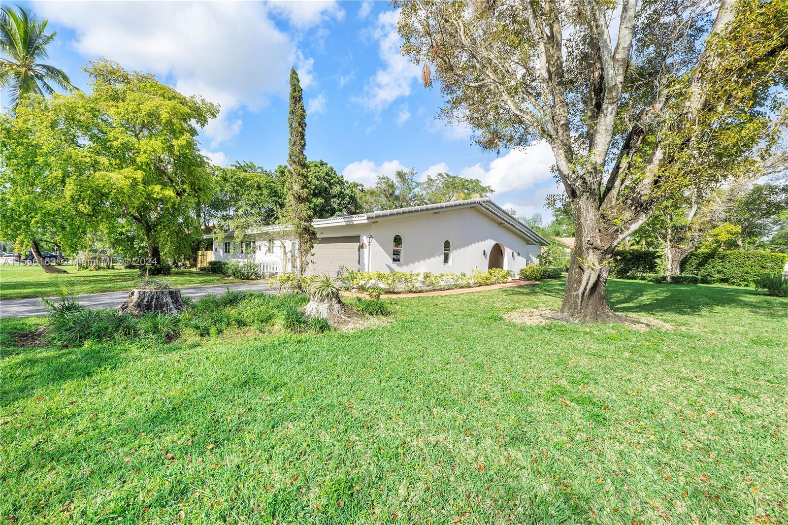 8307 NW 37th St