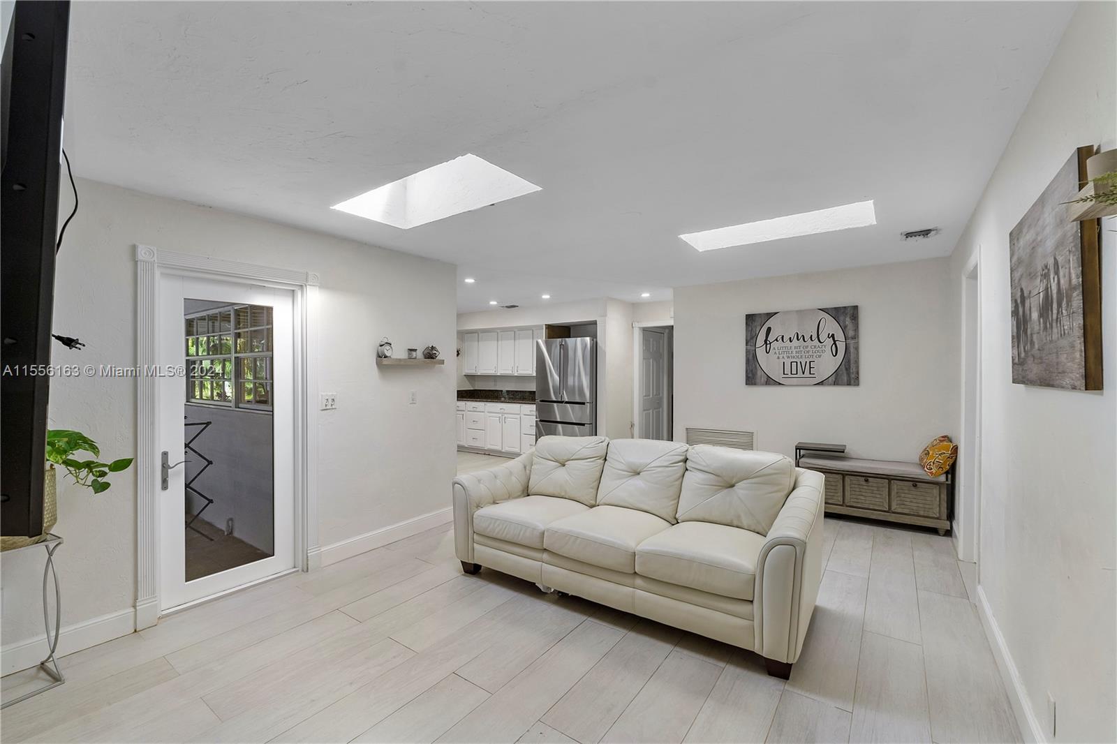 8307 NW 37th St