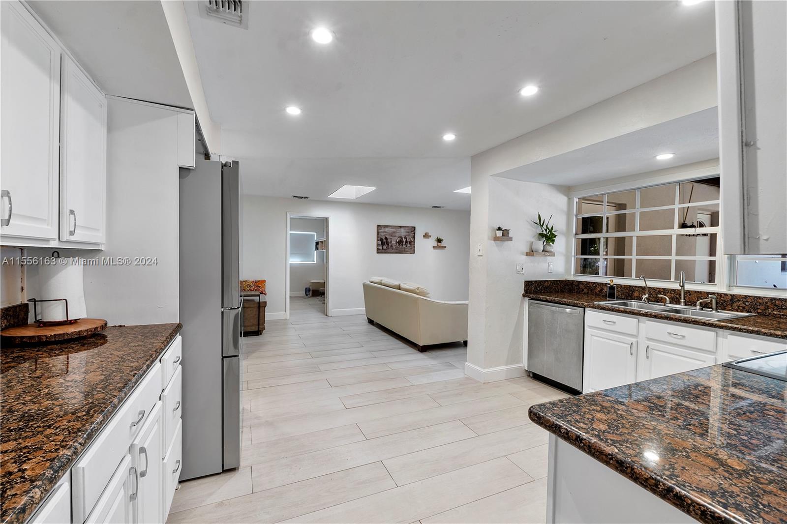 8307 NW 37th St