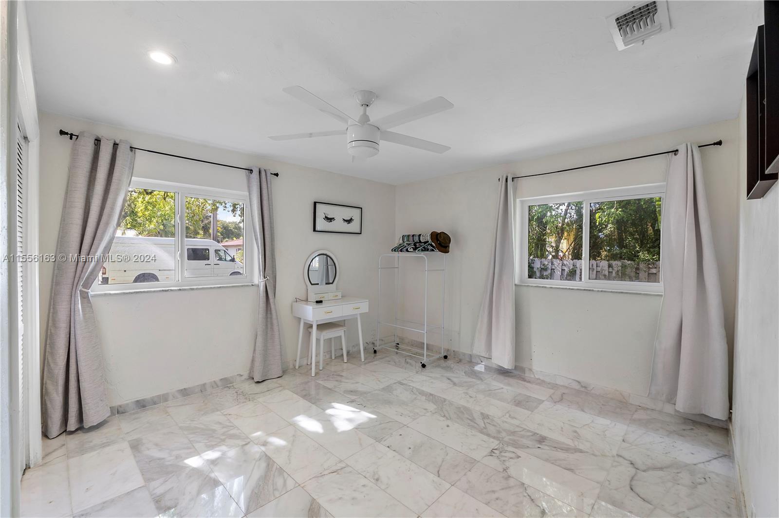 8307 NW 37th St
