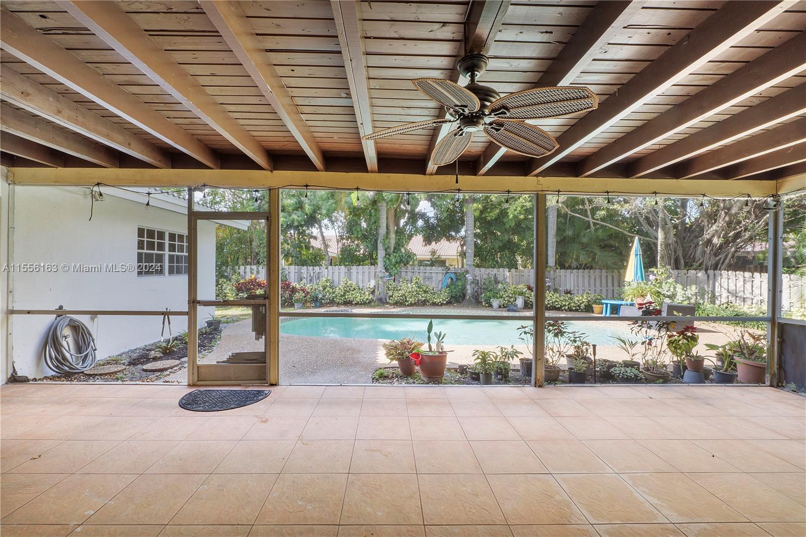8307 NW 37th St