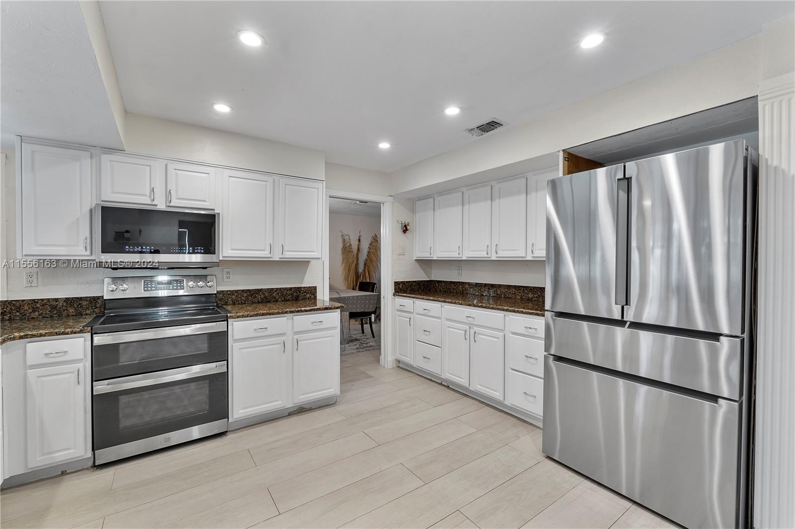 8307 NW 37th St