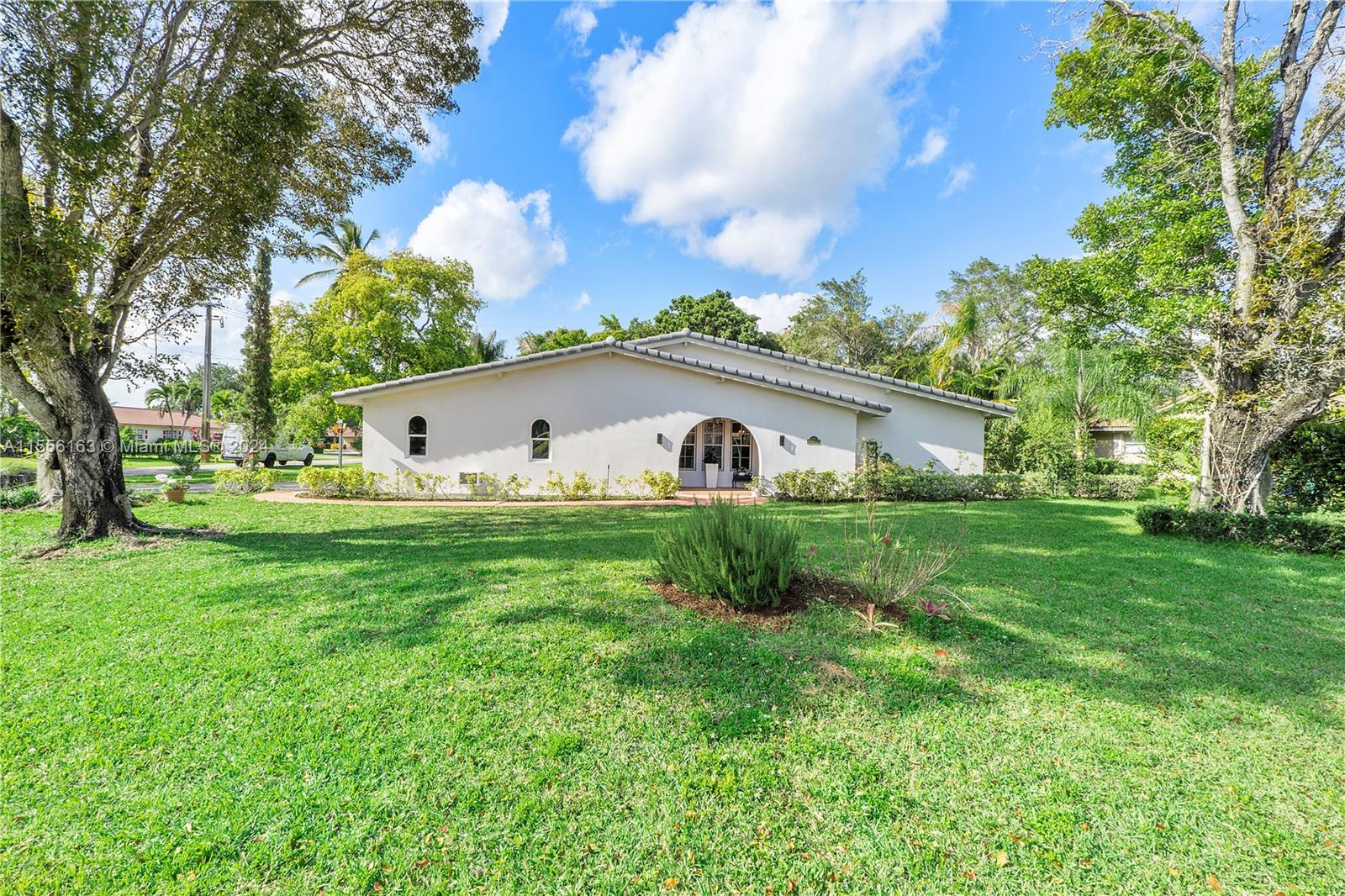 8307 NW 37th St