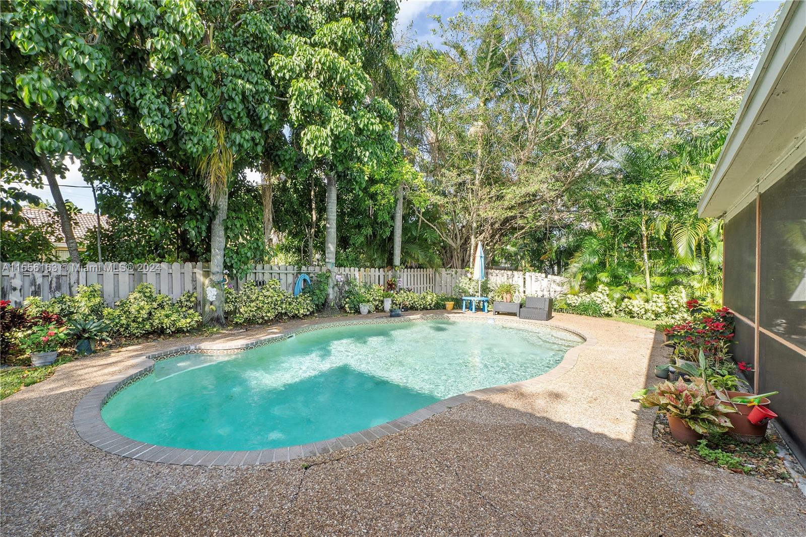 8307 NW 37th St