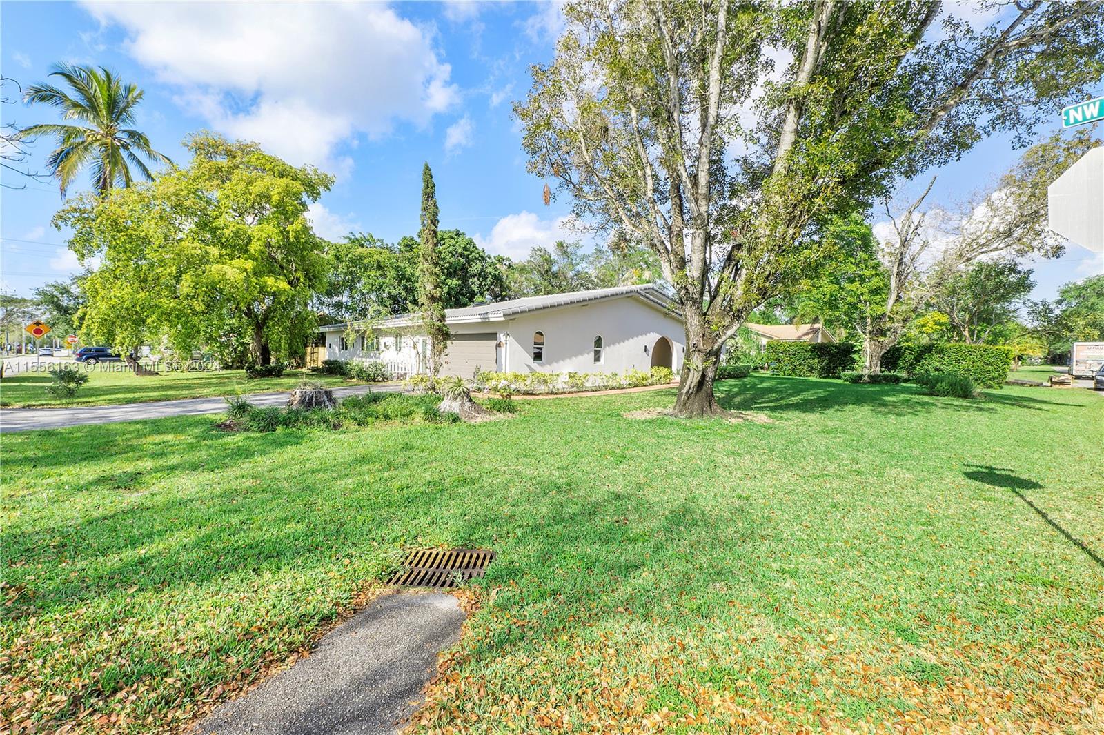 8307 NW 37th St