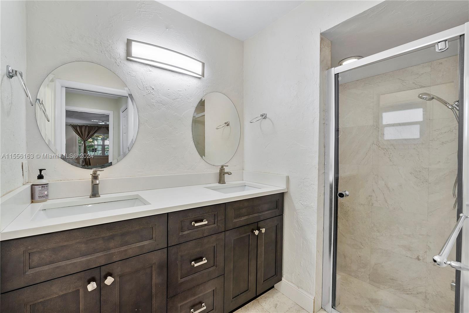 8307 NW 37th St