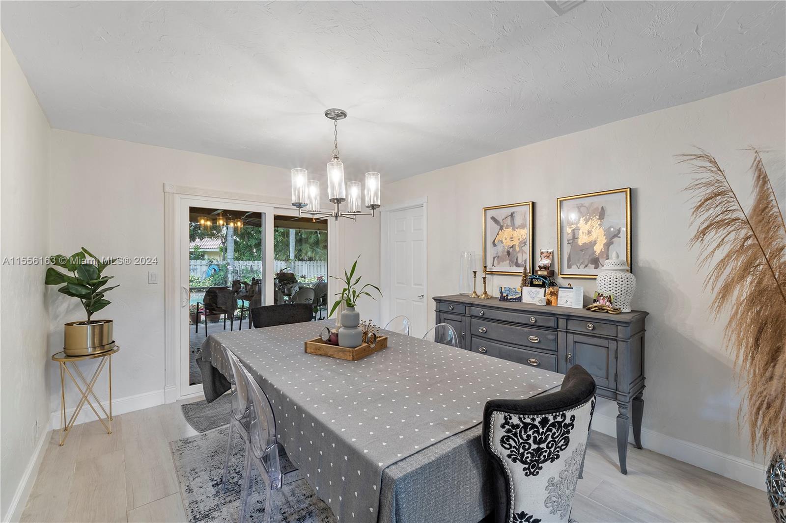 8307 NW 37th St