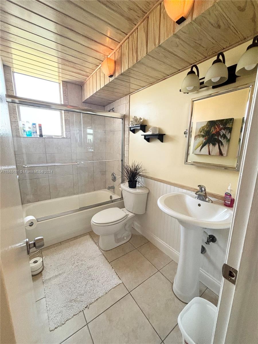 501 E Dania Beach Blvd Unit: 5-2M