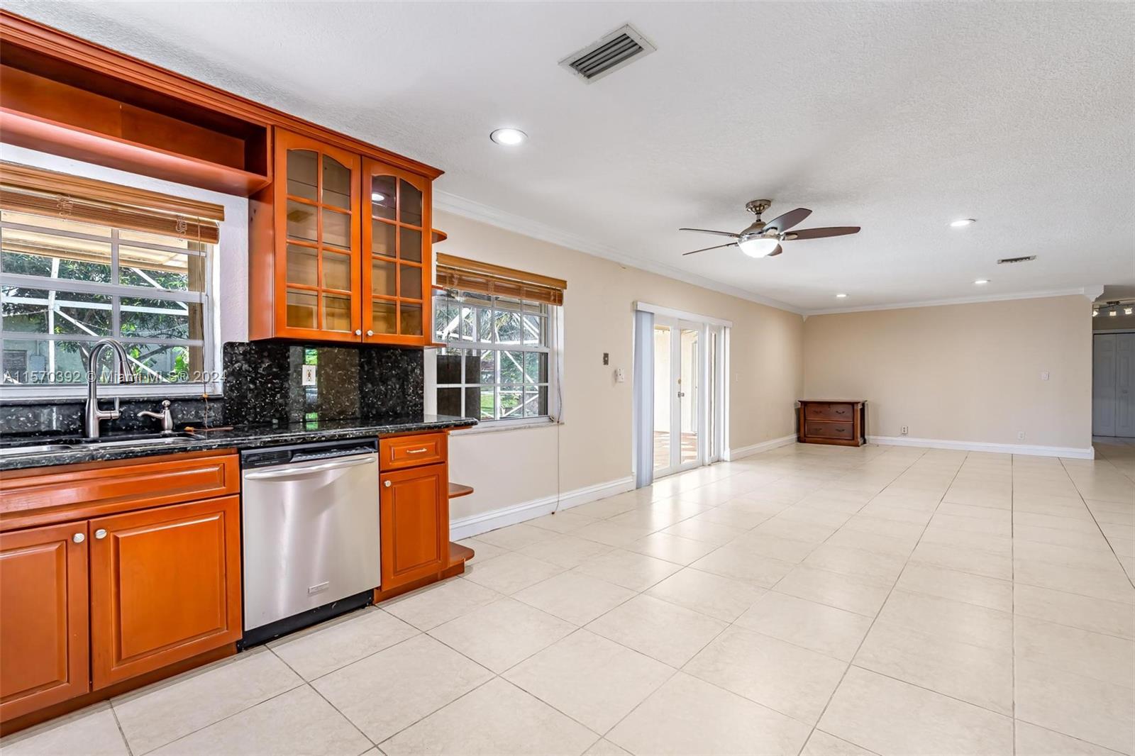 10100 Ramblewood Dr
