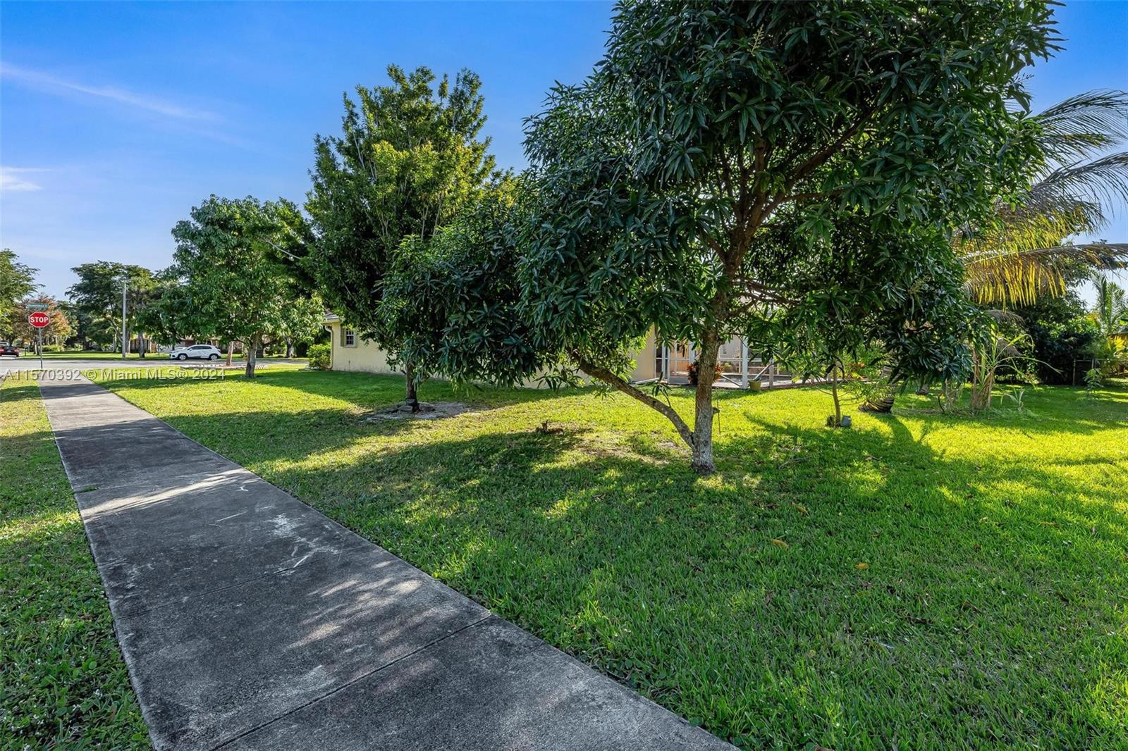 10100 Ramblewood Dr