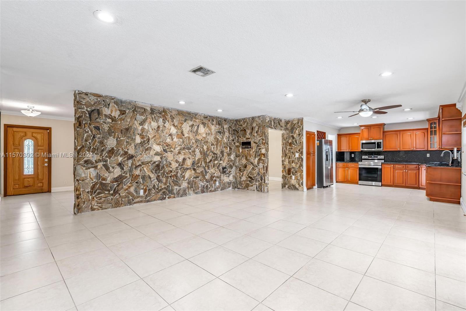 10100 Ramblewood Dr