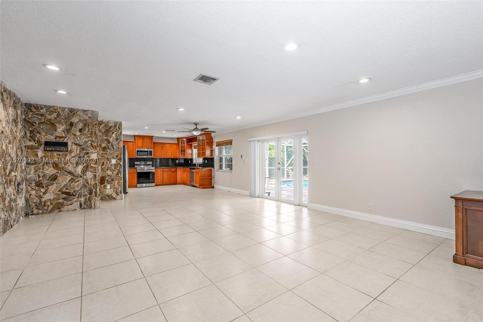 10100 Ramblewood Dr
