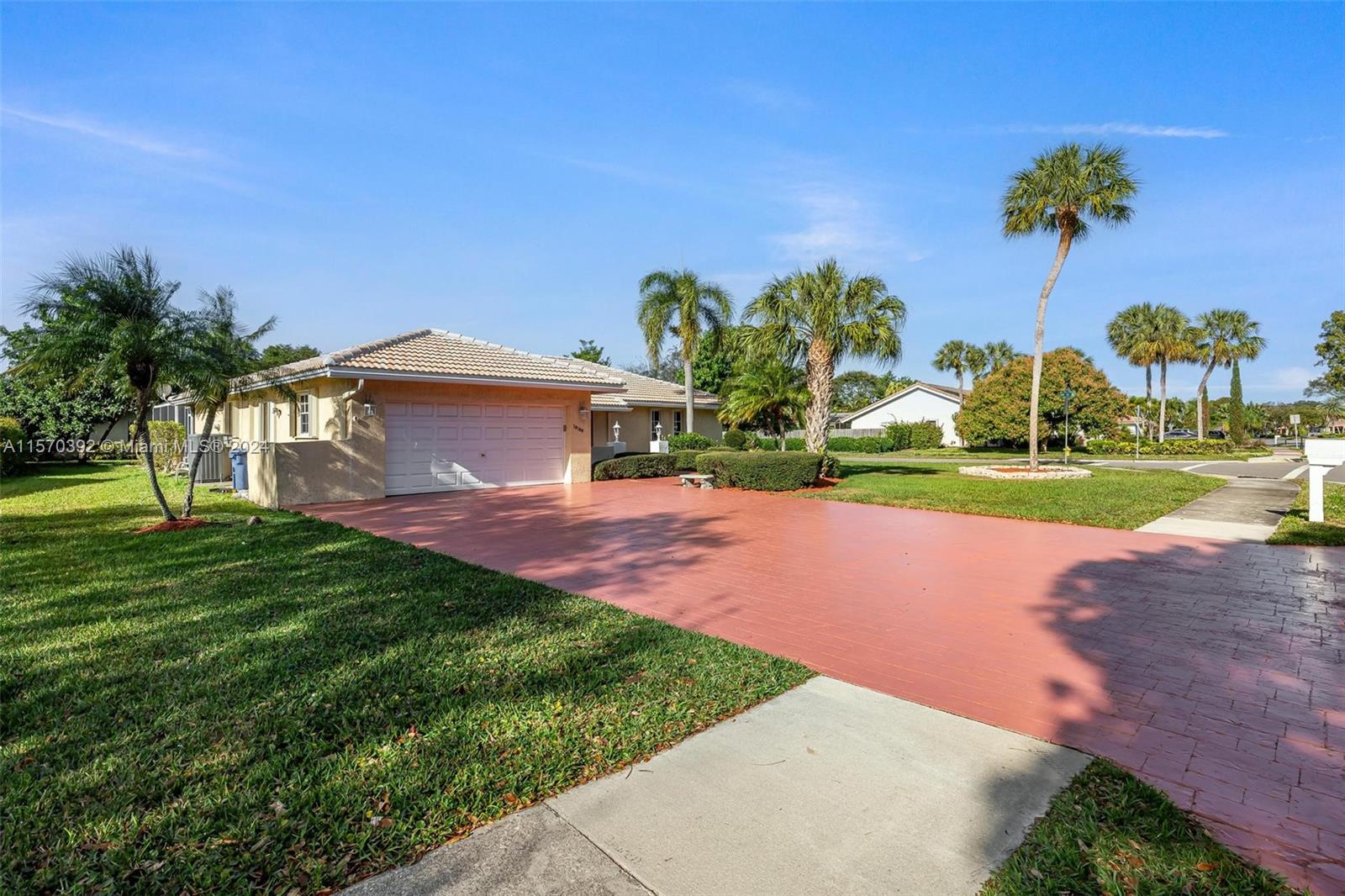 10100 Ramblewood Dr