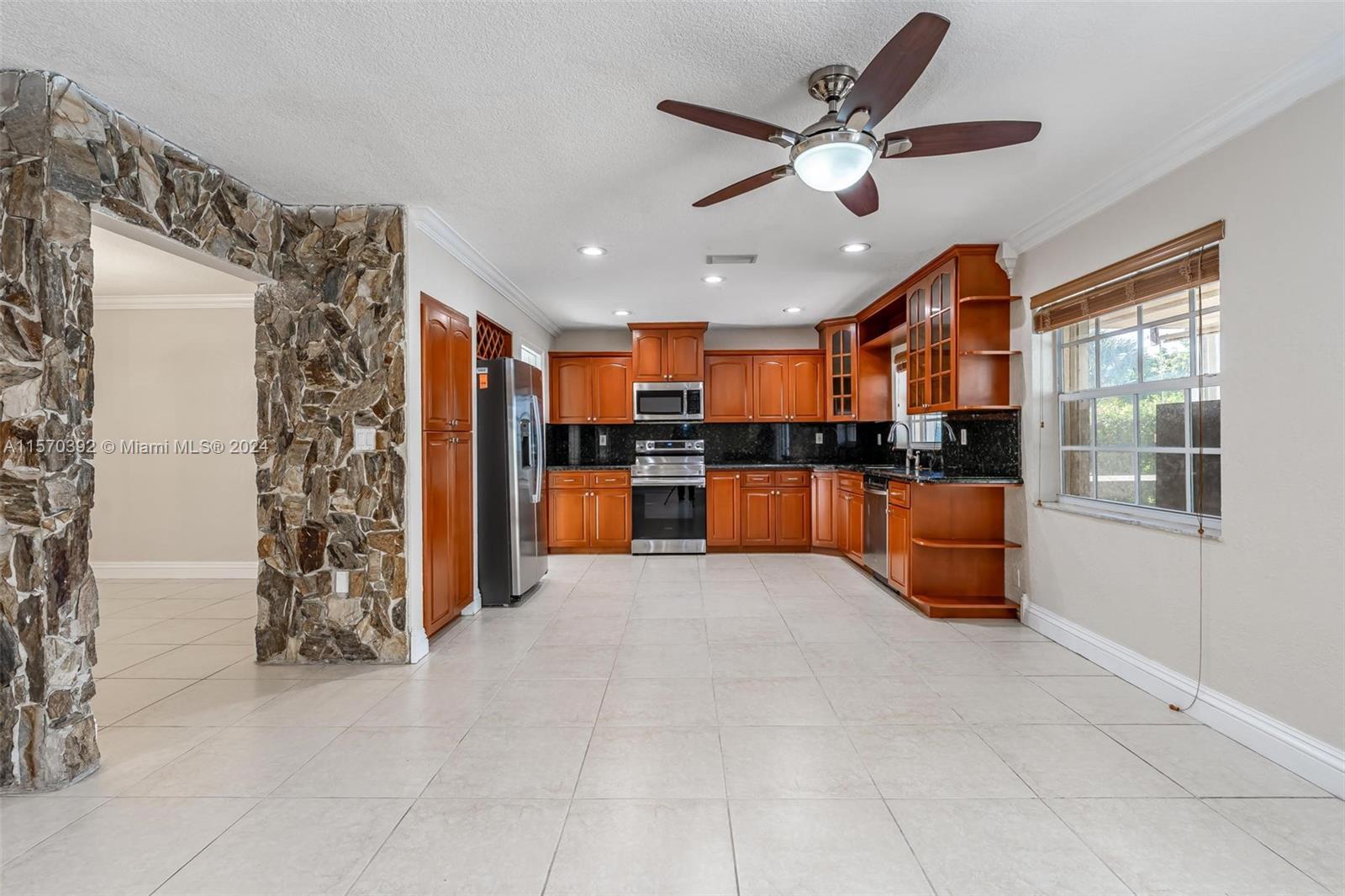 10100 Ramblewood Dr
