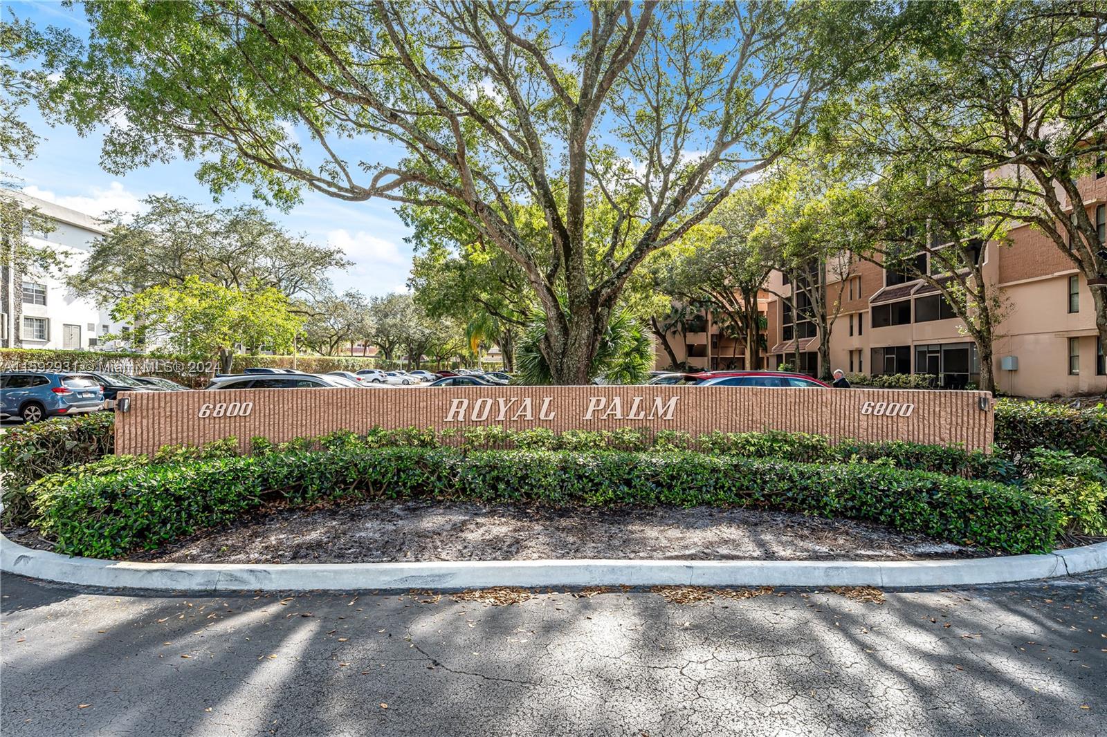 6800 Cypress Rd # 412