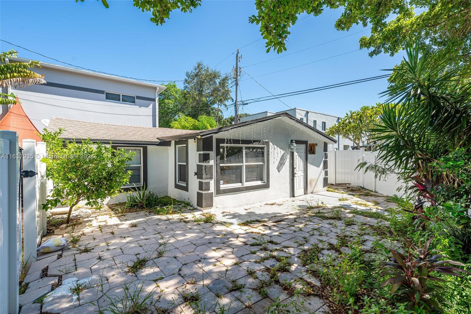 1004 SW 4th Ave