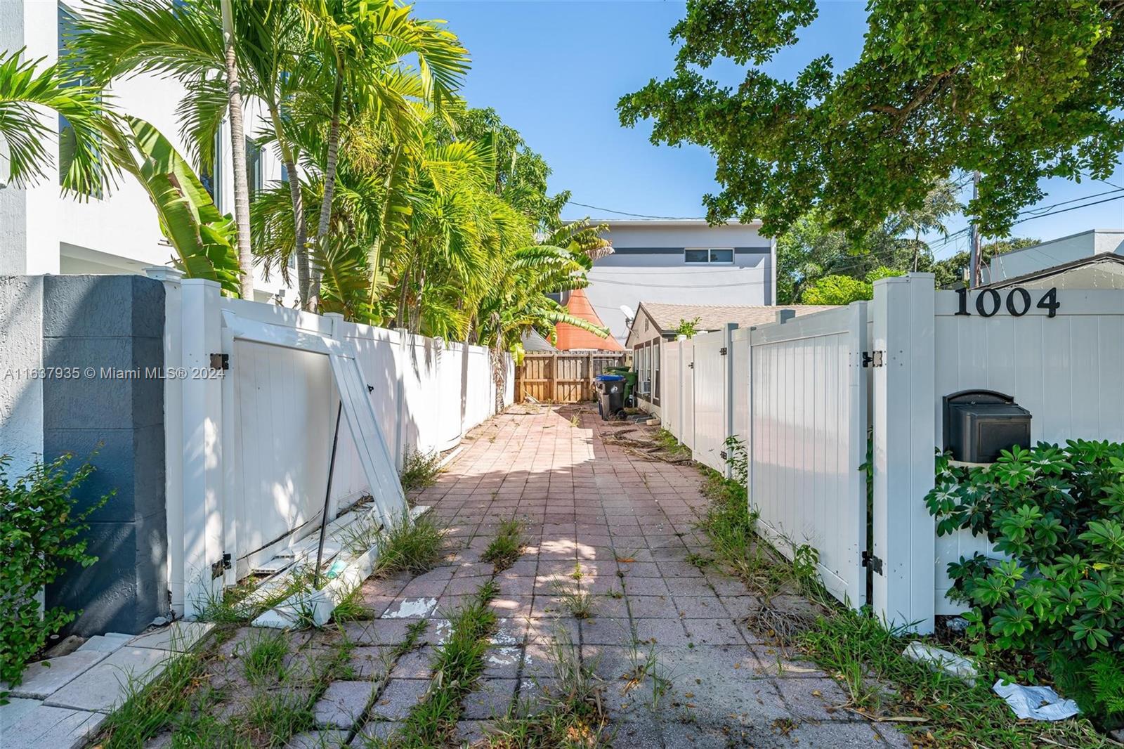 1004 SW 4th Ave