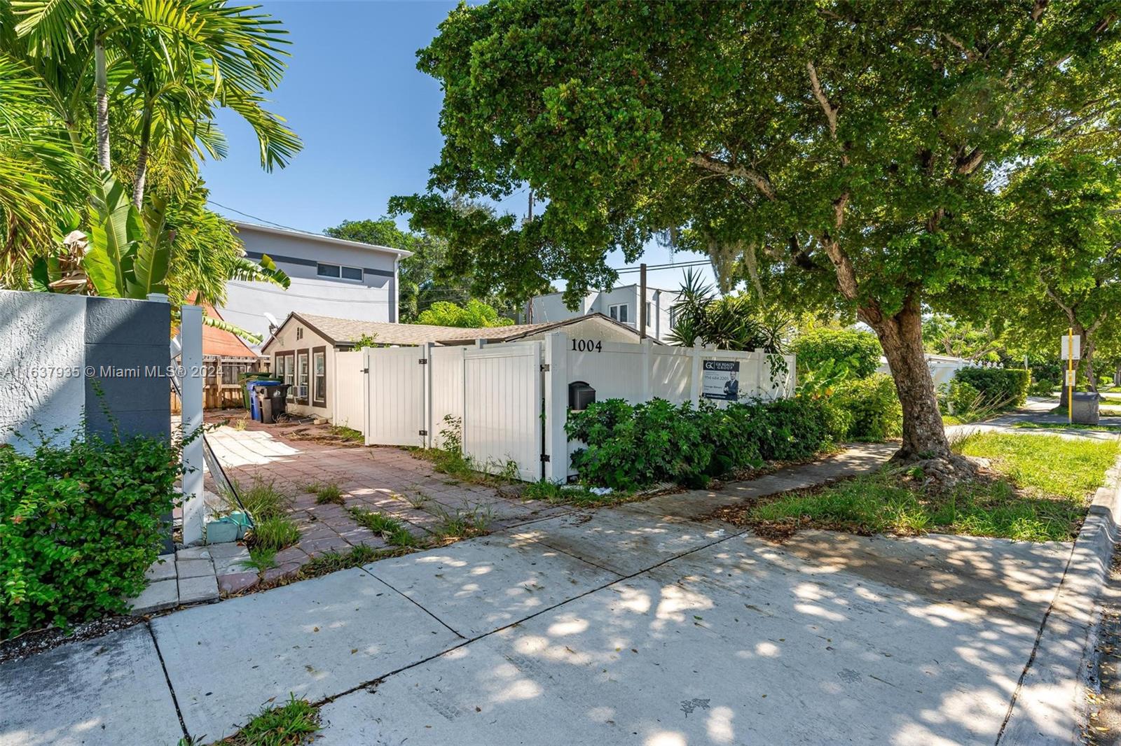1004 SW 4th Ave