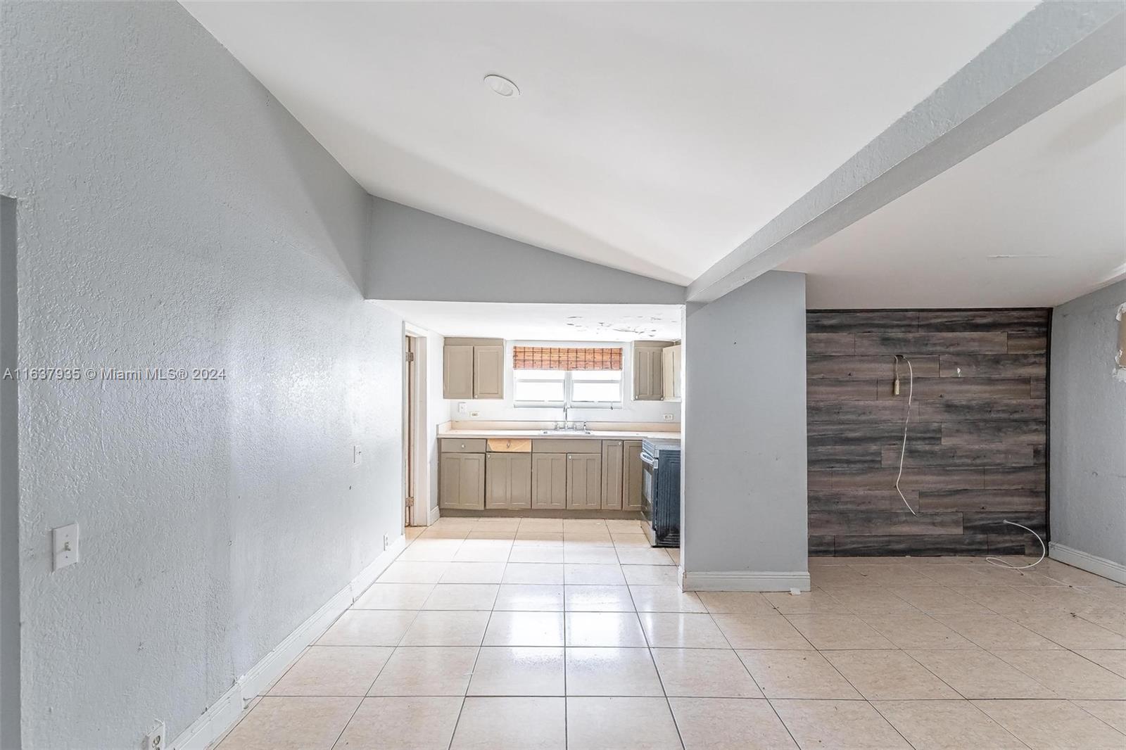 1004 SW 4th Ave