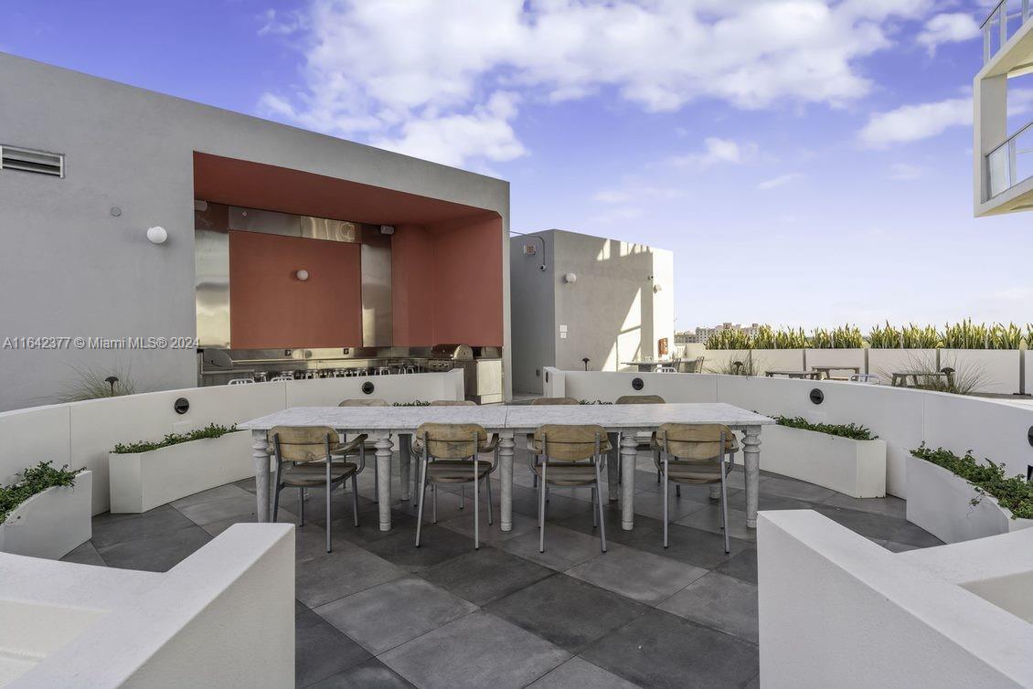 2000 Metropica Way # 2204