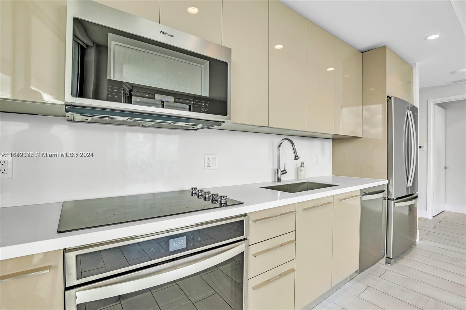 2000 Metropica Way # 2204