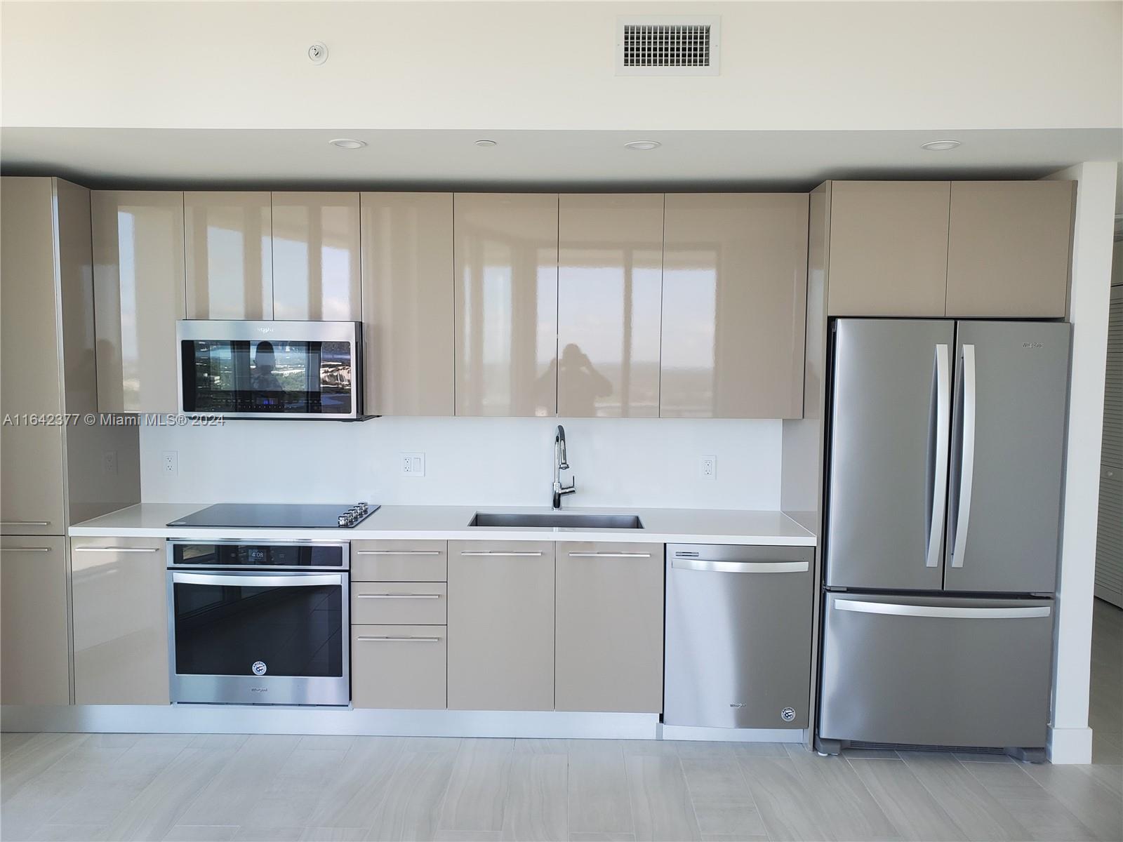 2000 Metropica Way # 2204