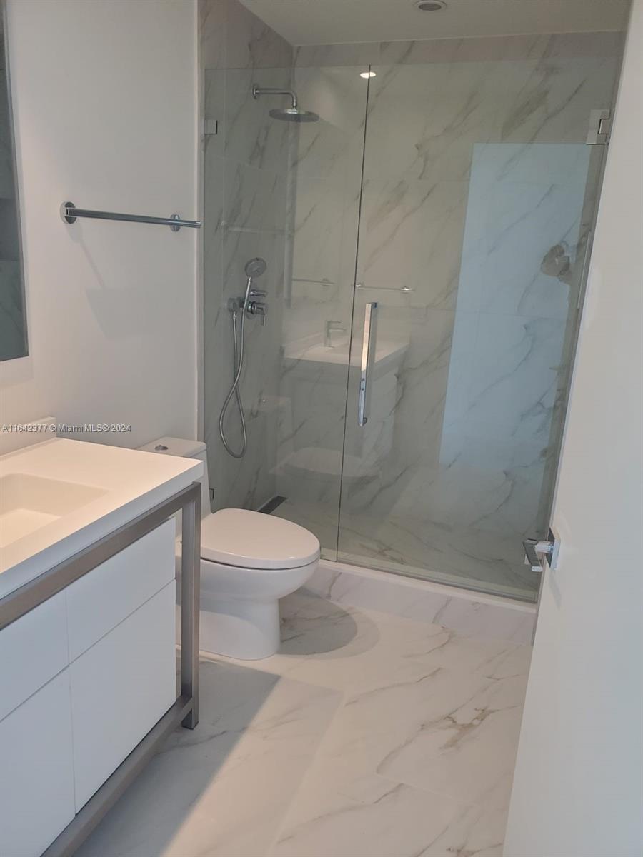 2000 Metropica Way # 2204