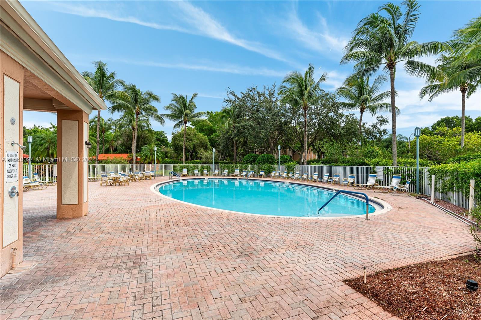 7715 Yardley Dr # 415