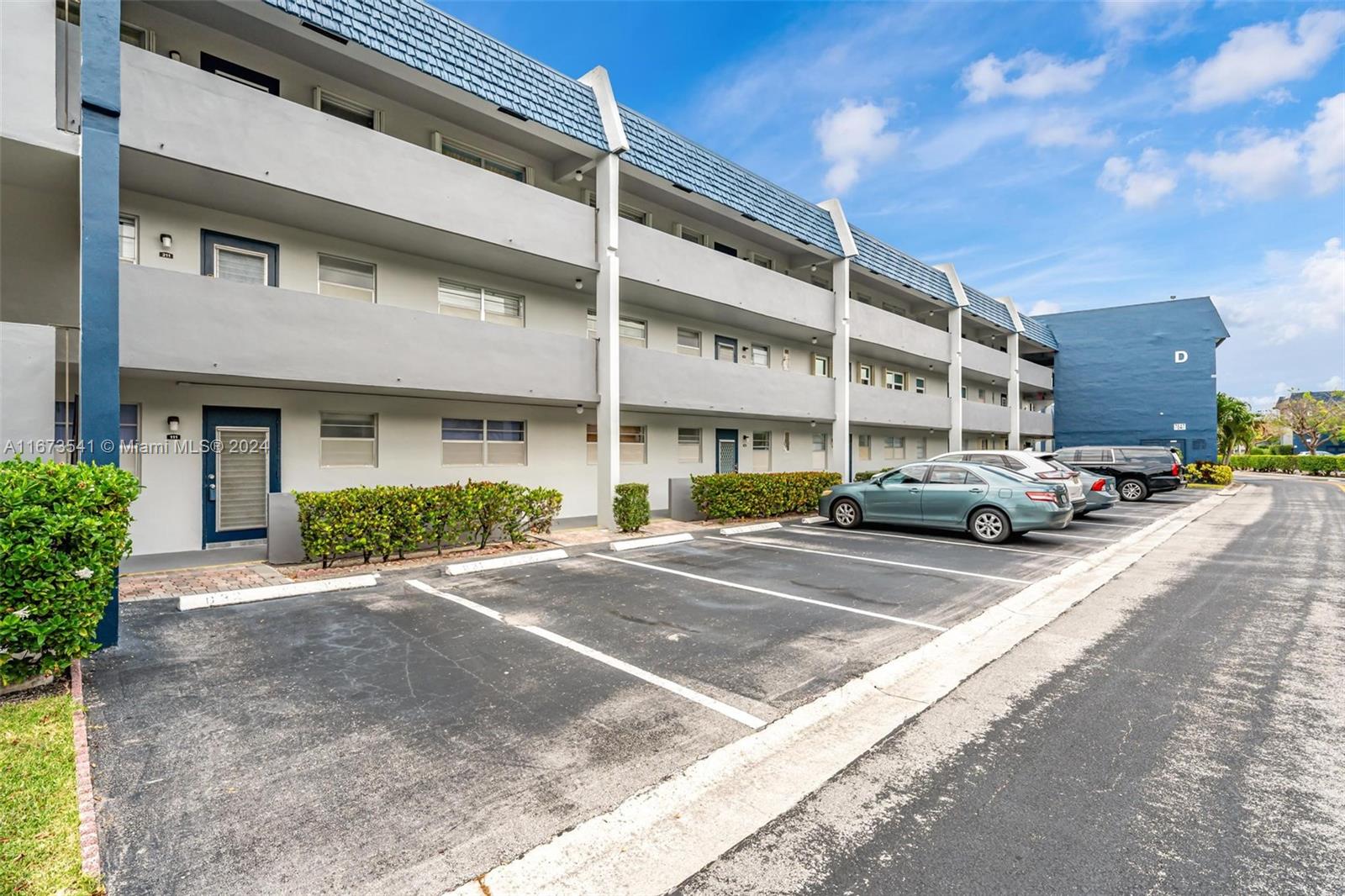 7847 Golf Cir Dr # 111