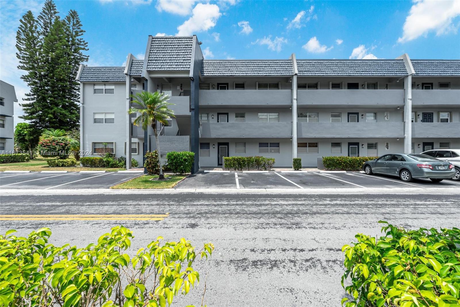 7847 Golf Cir Dr # 111