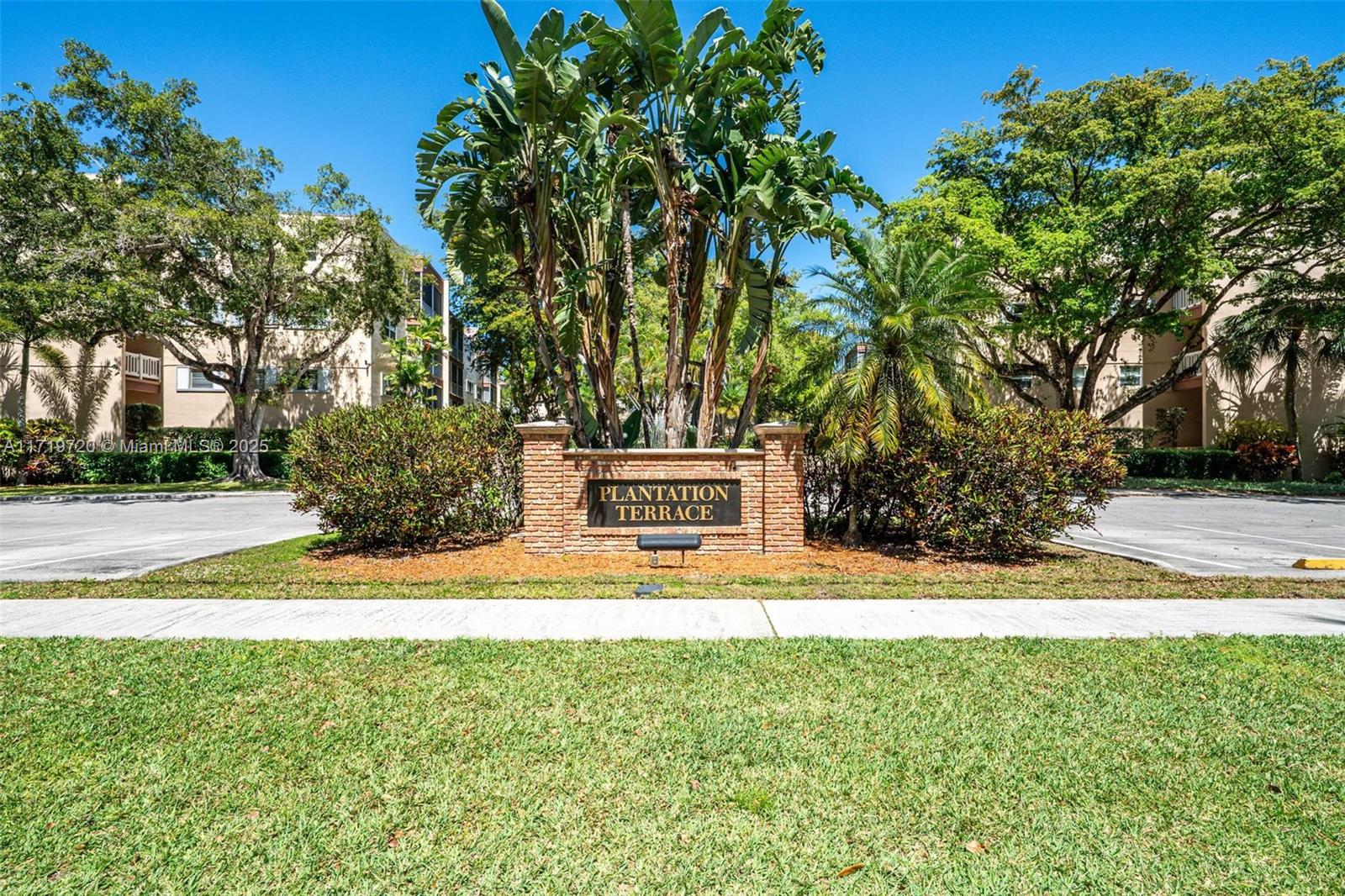 6731 Cypress Rd # 104