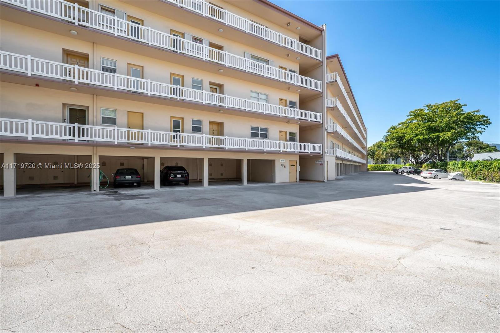 6731 Cypress Rd # 104
